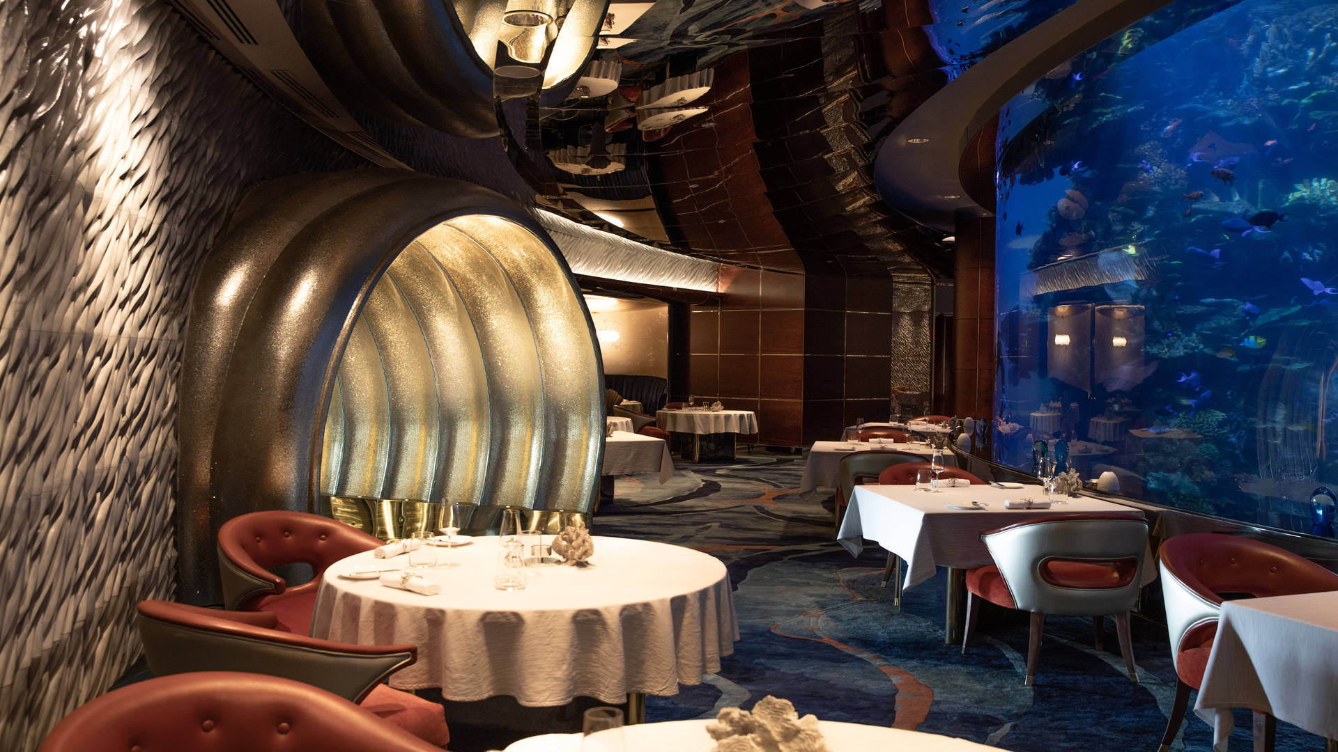 Al Mahara interiors at Burj Al Arab