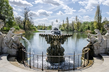  Hyde Park Fountain