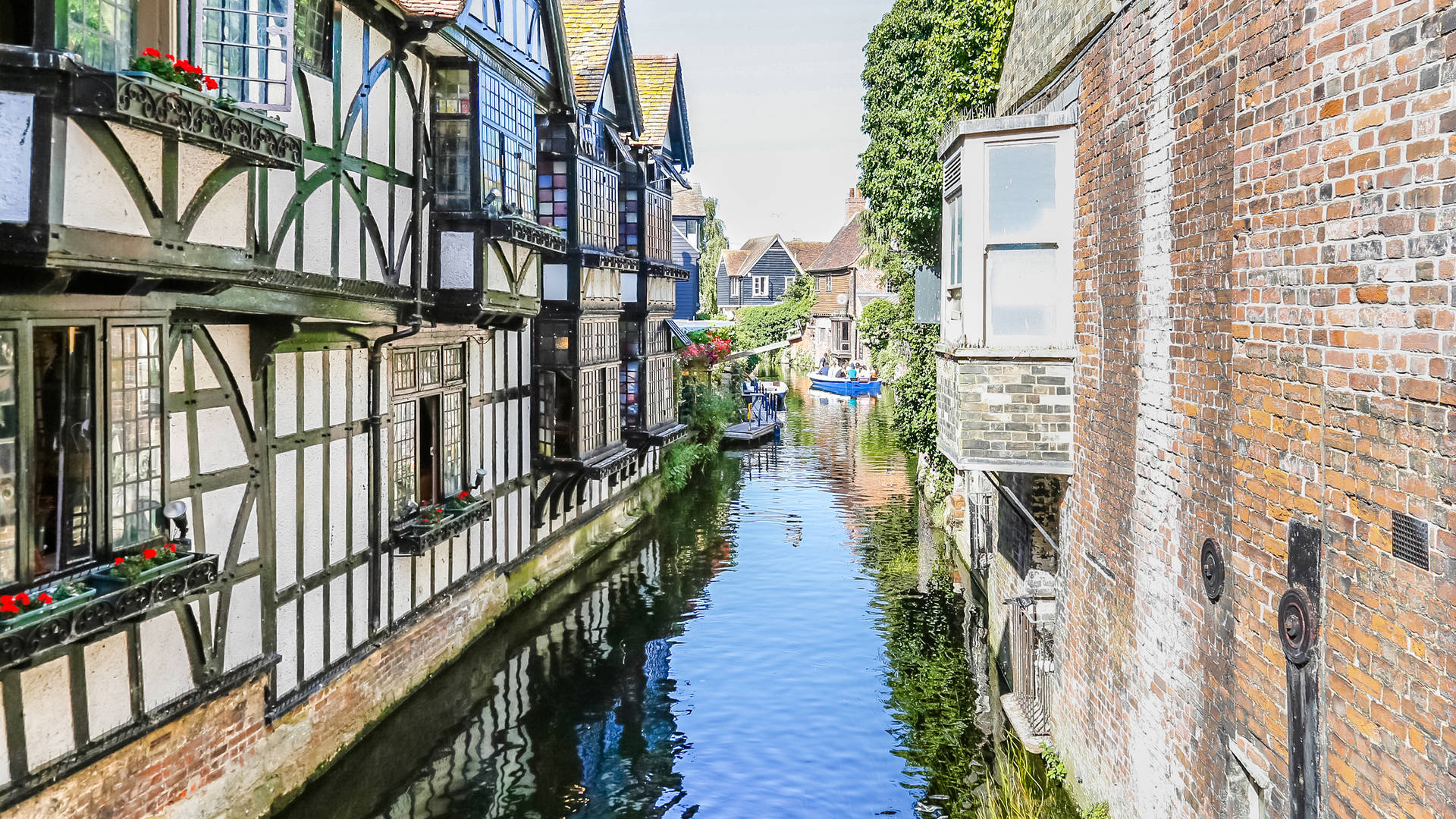 Canterbury Tudor buildings by the canal