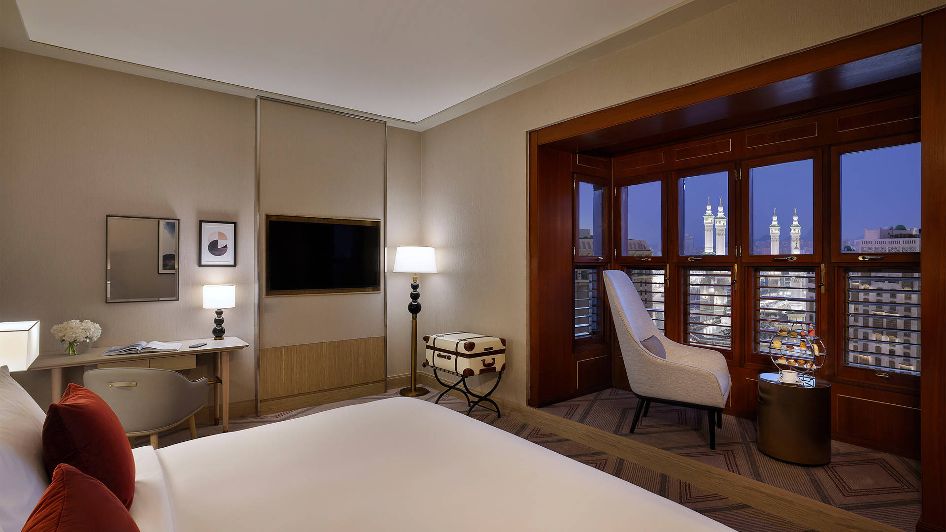 Interior image of king deluxe room with Haram view at  Jumeirah Jabal Omar Makkah 