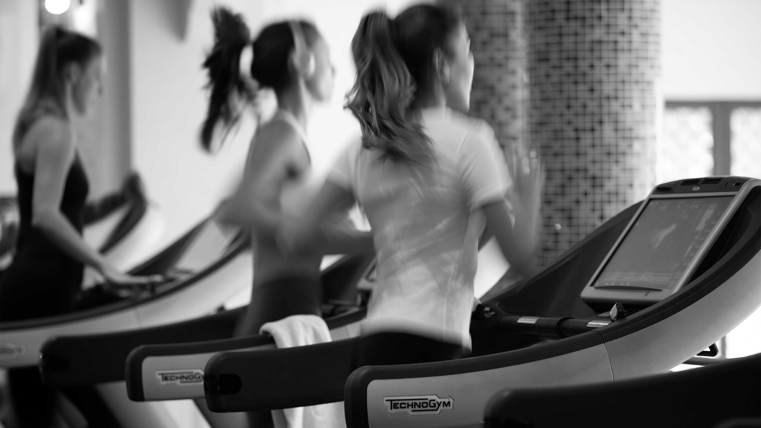 Jumeirah-Mina-A-Salam---Talise-Fitness-Laufband